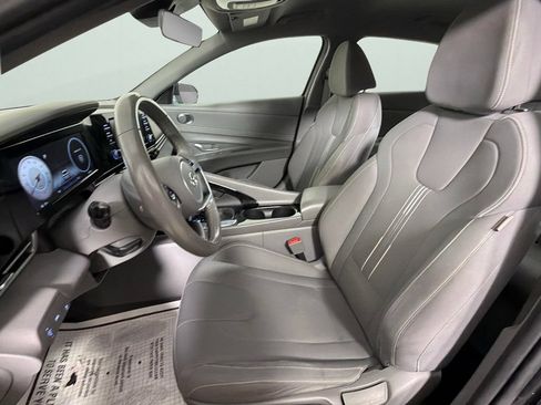 Used 2022 Hyundai Elantra SEL w/ Convenience Package FWD image 17