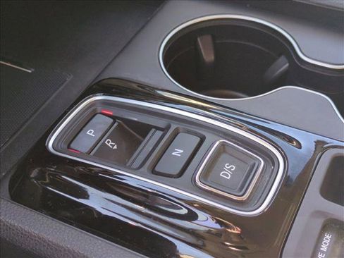 Used 2025 Honda Pilot EX-L image 12