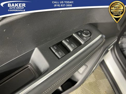 Used 2025 GMC Acadia Elevation image 23