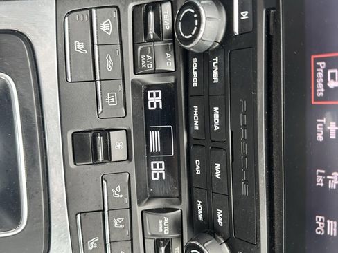 Used 2019 Porsche 718 Cayman Base image 21