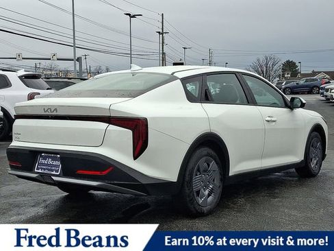 New 2025 Kia K4 LX image 4