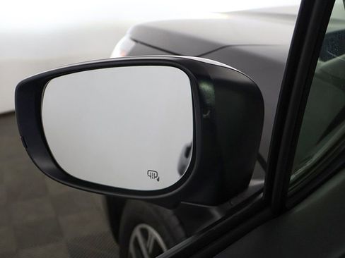 Used 2025 Subaru Forester Premium image 32