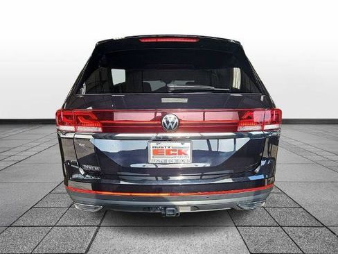 Used 2025 Volkswagen Atlas SE FWD image 6