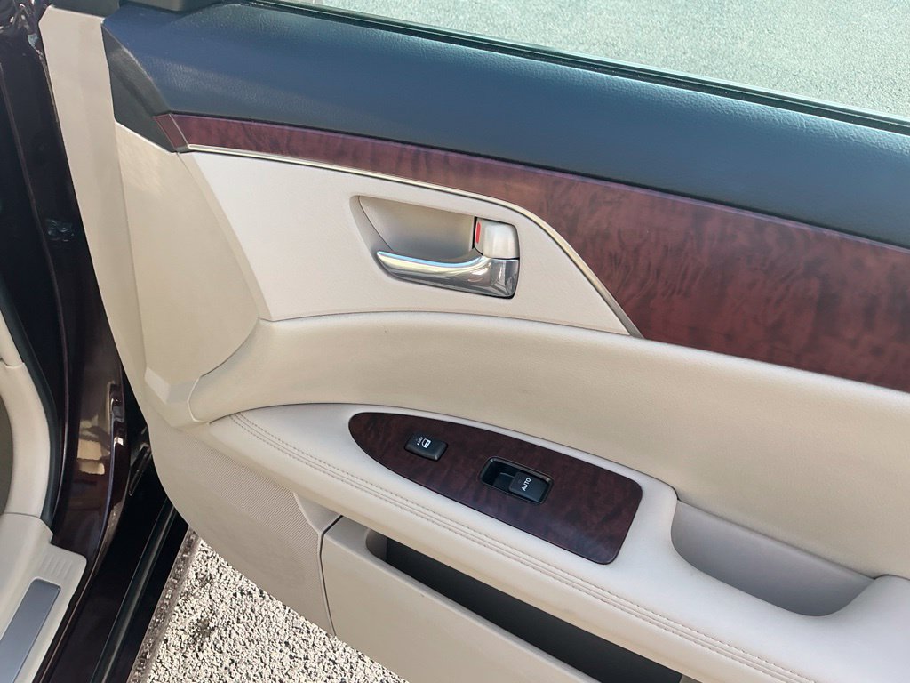 Used 2012 Toyota Avalon Limited FWD image 30