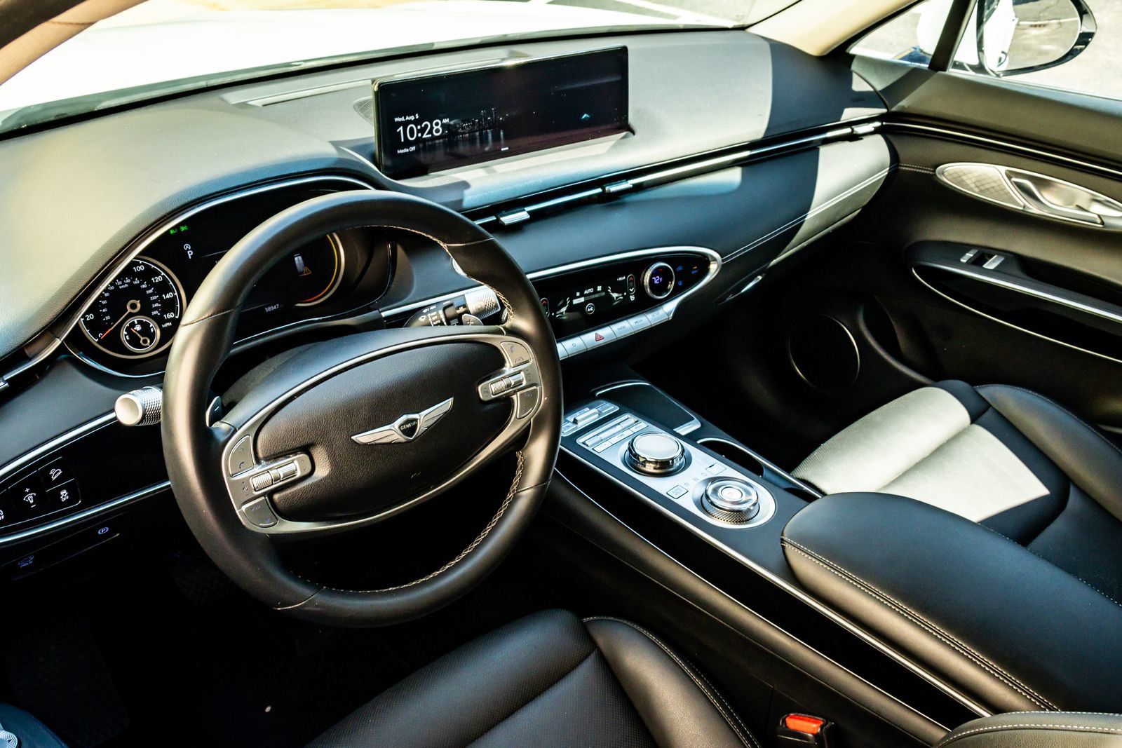 Used 2025 Genesis GV70 2.5T AWD/4WD image 20