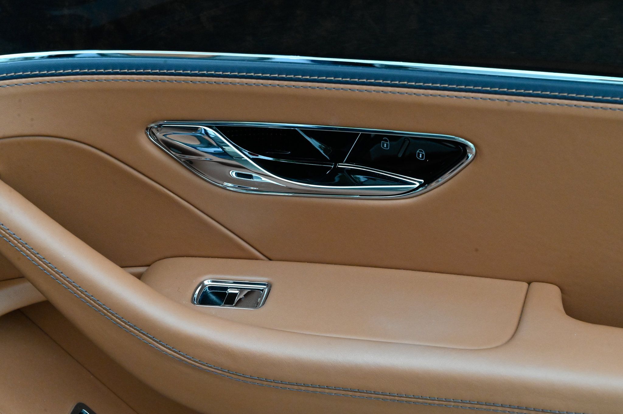 Used 2022 Bentley Flying Spur V8 AWD/4WD image 65