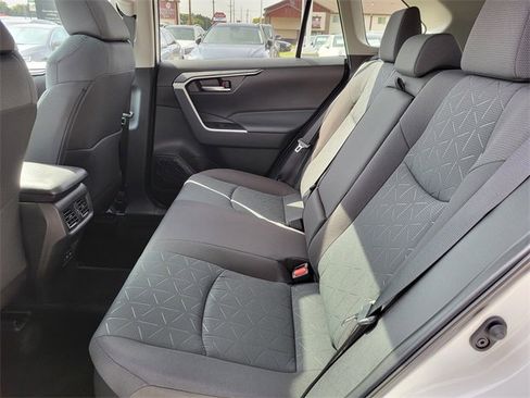 Used 2025 Toyota RAV4 XLE image 5