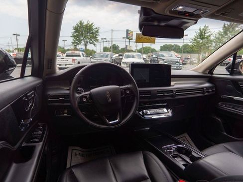 Used 2023 Lincoln Corsair FWD image 13