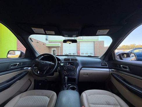 Used 2017 Ford Explorer 4WD image 9