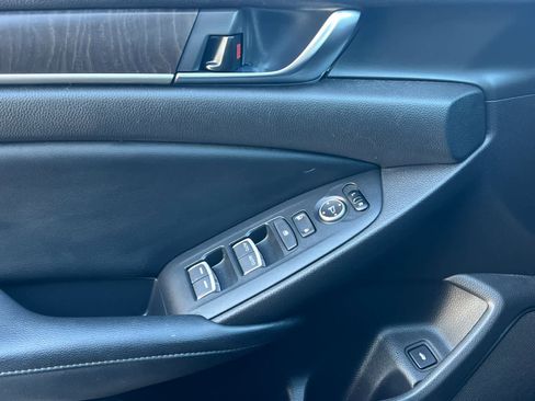 Used 2018 Honda Accord EX image 13