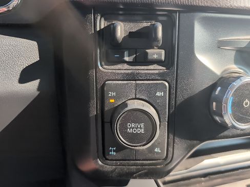Used 2026 Ford F250 Platinum AWD/4WD image 14
