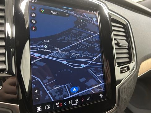 Used 2024 Volvo XC90 B5 Plus w/ Protection Package Premier image 16