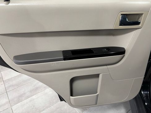 Used 2008 MAZDA Tribute i image 17