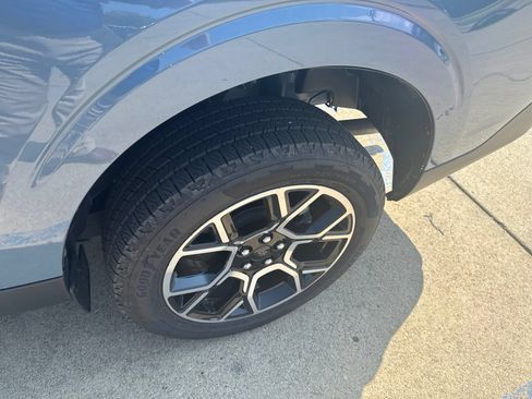 Used 2025 Ford Maverick Lariat w/ 4K Tow Package AWD/4WD image 5