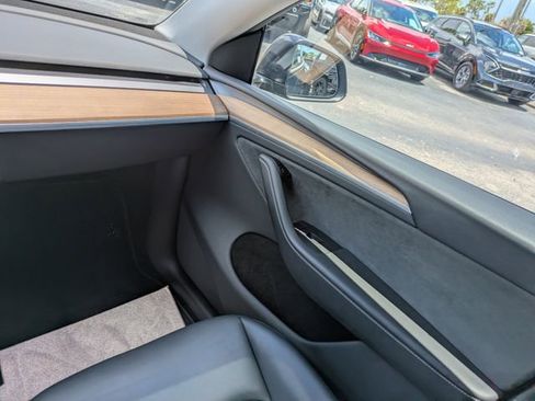 Used 2024 Tesla Model Y Long Range AWD/4WD image 14