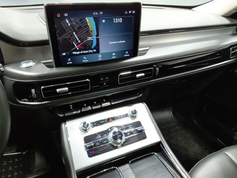 Used 2024 Lincoln Aviator AWD w/ Premium Package image 32