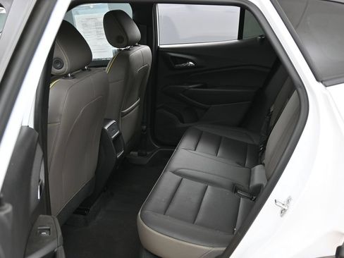 Used 2025 Chevrolet Trax ACTIV FWD image 30