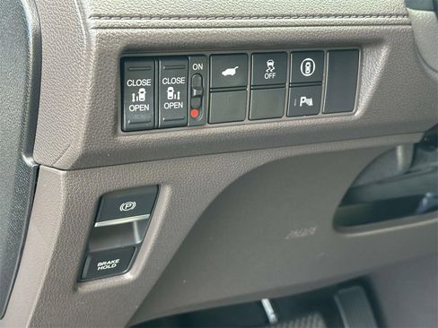 Certified 2023 Honda Odyssey Touring image 21
