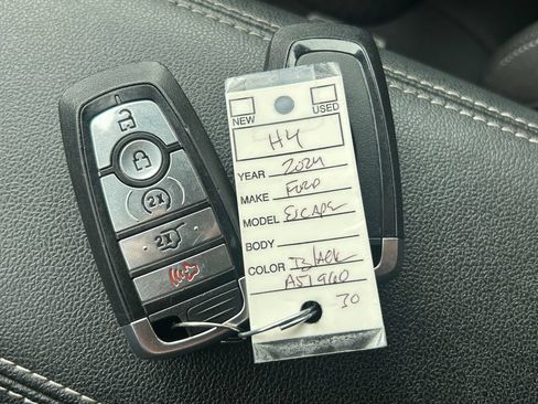 Used 2024 Ford Escape Active AWD/4WD image 37