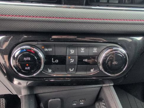 Used 2025 Chevrolet TrailBlazer RS w/ Convenience Package FWD image 29