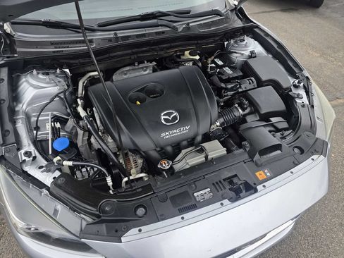 Used 2017 MAZDA MAZDA3 Touring FWD image 36