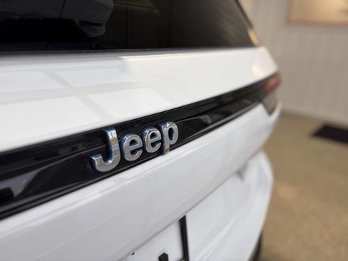 Used 2022 Jeep Grand Cherokee Limited 4xe w/ Luxury Tech Group II image 47