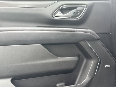 Used 2022 Chevrolet Suburban RST w/ Sport Performance Package image 25