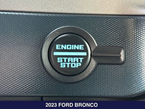 Used 2023 Ford Bronco Outer Banks w/ Sasquatch Package AWD/4WD image 23