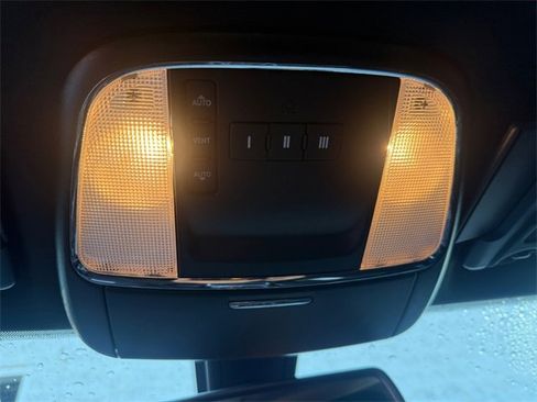 Used 2017 Dodge Charger R/T Scat Pack w/ Dynamics Package image 21