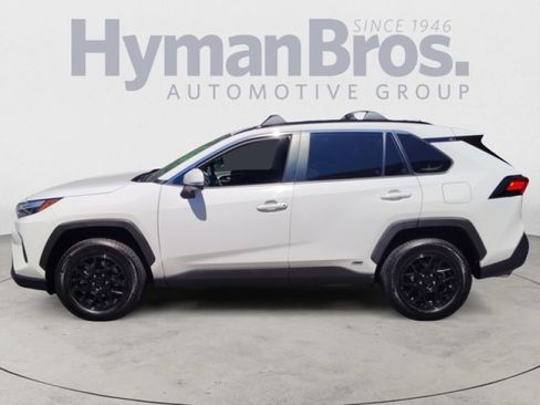 Used 2022 Toyota RAV4 XLE w/ Convenience Package AWD/4WD image 6