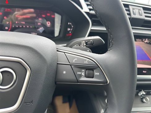 New 2025 Audi Q3 2.0T Premium image 45