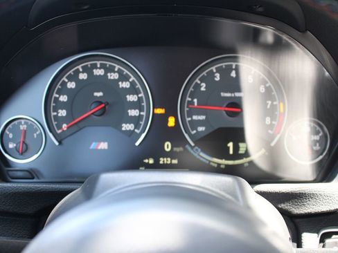 Used 2015 BMW M4 Convertible image 23