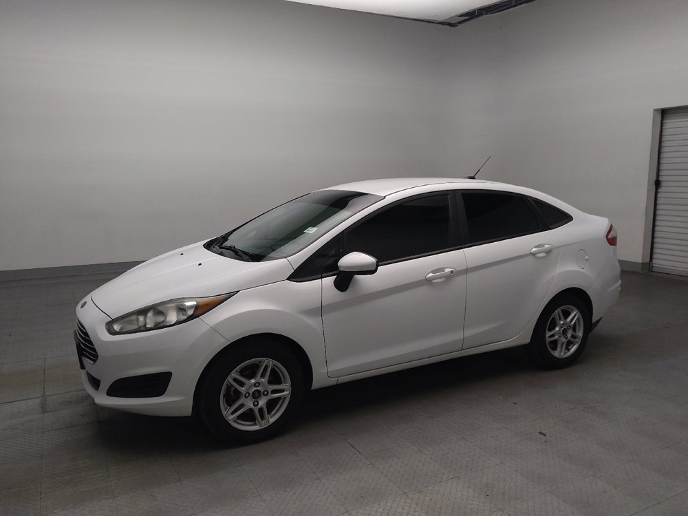 Used 2018 Ford Fiesta SE FWD image 2