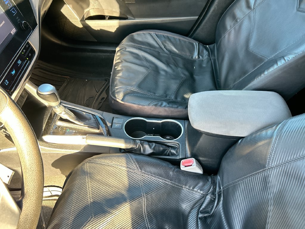 Used 2018 Toyota Corolla LE FWD image 26