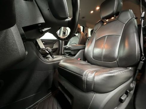 Used 2015 Chevrolet Traverse LT image 18