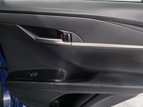 Used 2025 Toyota Camry SE image 12