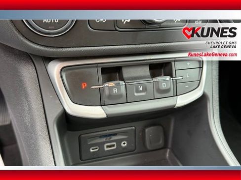 Used 2024 GMC Terrain SLT AWD/4WD image 28