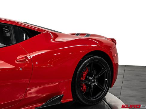 Used 2015 Ferrari 458 Speciale Coupe RWD image 21