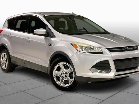 Used 2016 Ford Escape SE image 3
