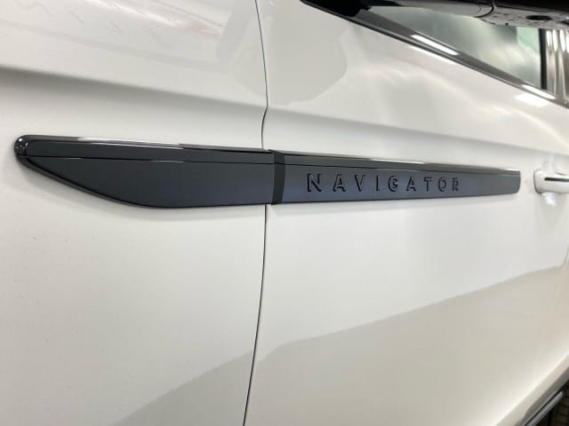 New 2026 Lincoln Navigator Black Label AWD/4WD image 18