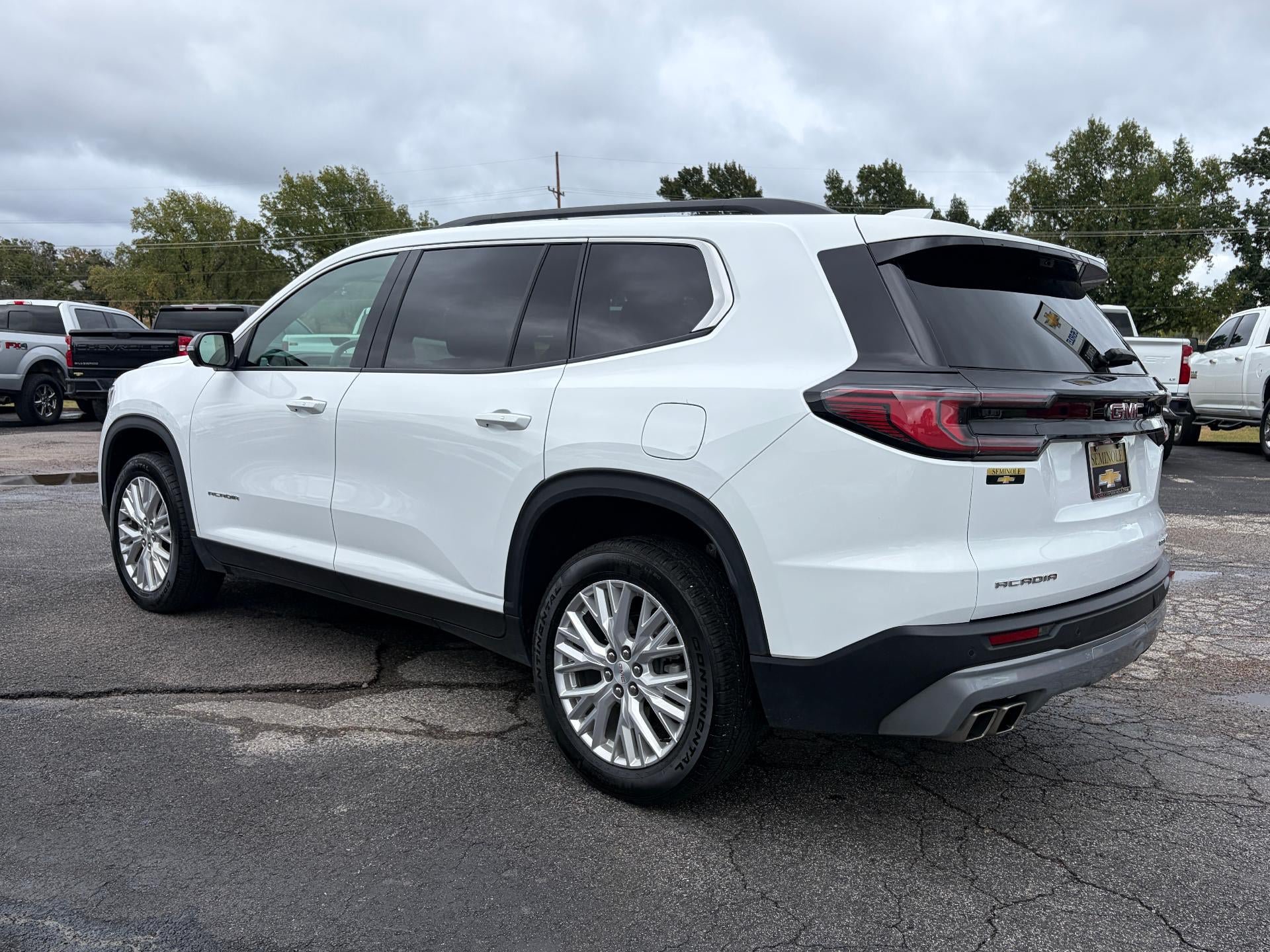 Used 2026 GMC Acadia Elevation w/ Elevation Premium Package FWD image 5