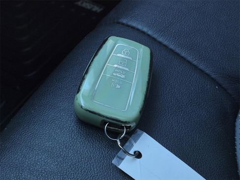 Used 2019 Toyota Camry XSE w/ Phone Cable & Charge Package image 40