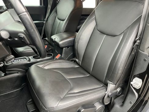 Used 2018 Jeep Wrangler Sport AWD/4WD image 18