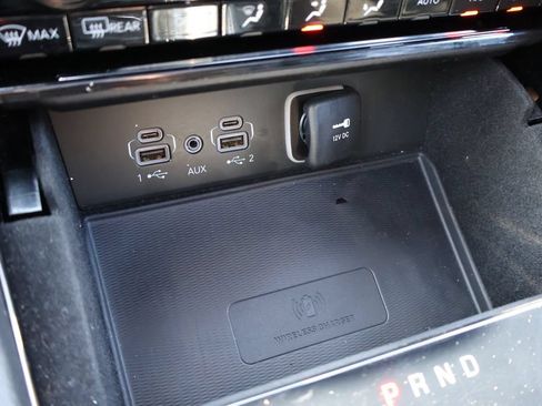 Used 2023 Jeep Grand Cherokee Altitude AWD/4WD image 28