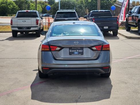 Used 2024 Nissan Altima 2.5 SV FWD image 5