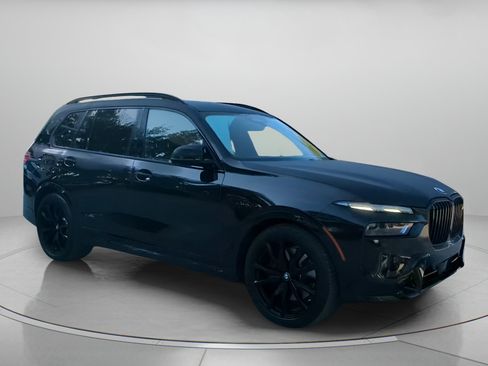 Used 2025 BMW X7 M60i AWD/4WD image 36