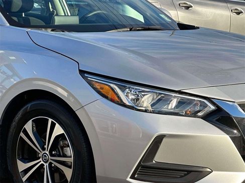 Certified 2022 Nissan Sentra SV image 8