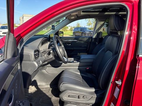 Used 2025 Honda Pilot Elite image 18