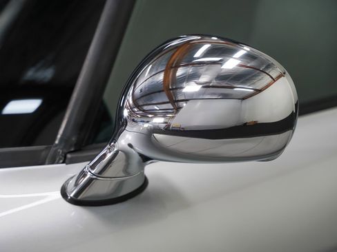 Used 2001 BMW Z8 RWD image 18