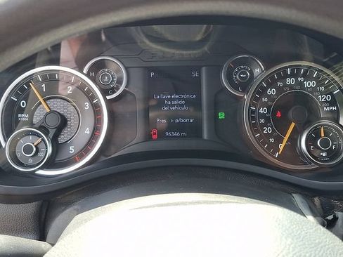 Used 2022 RAM 5500 Tradesman w/ Chrome Appearance Group AWD/4WD image 15